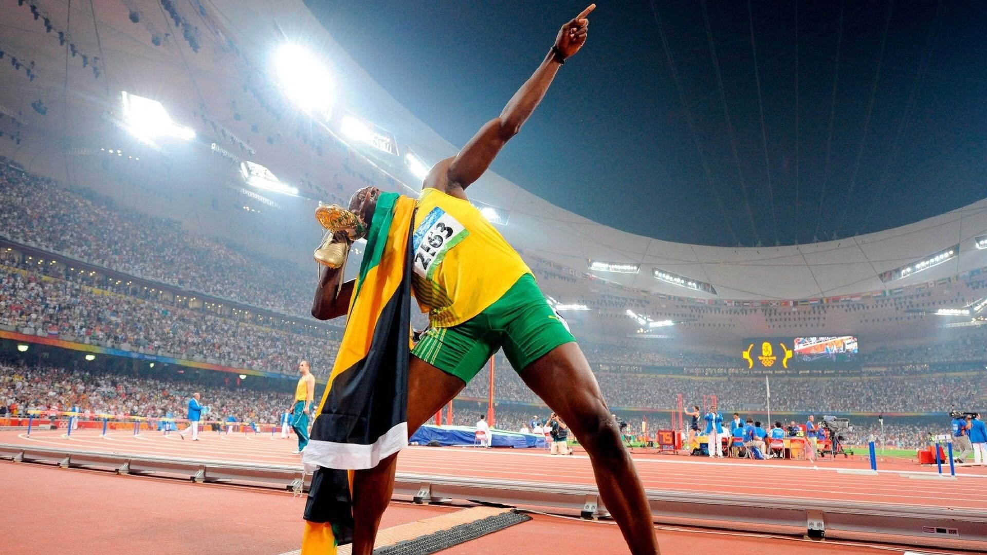 从泥泞球场到世界舞台的崛起,从泥泞到白昼