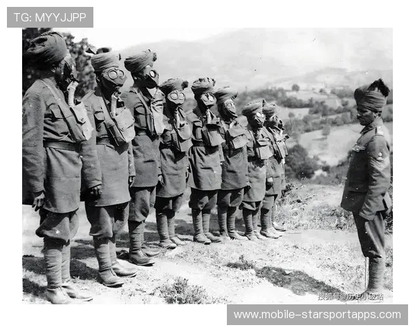 UFC震撼瞬间：一记肘击让顶级拳手瞬间懵圈，背后隐藏的战术秘密